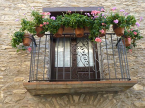  Idyllic country house in the foothills of the Pyrenees  Кастигалеу